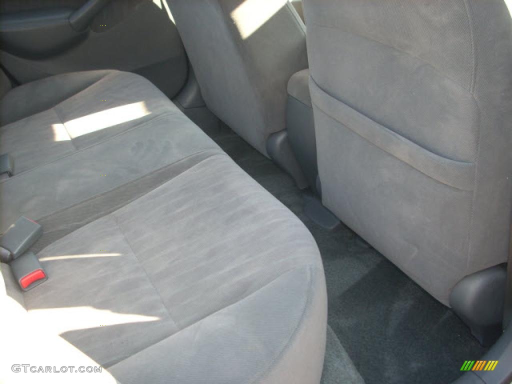 2004 Civic LX Sedan - Magnesium Metallic / Gray photo #19