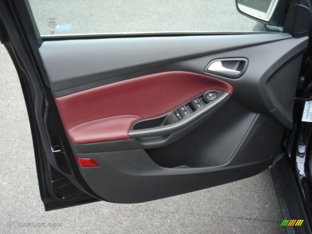 2013 Ford Focus Titanium Hatchback Tuscany Red Door Panel Photo #71735166