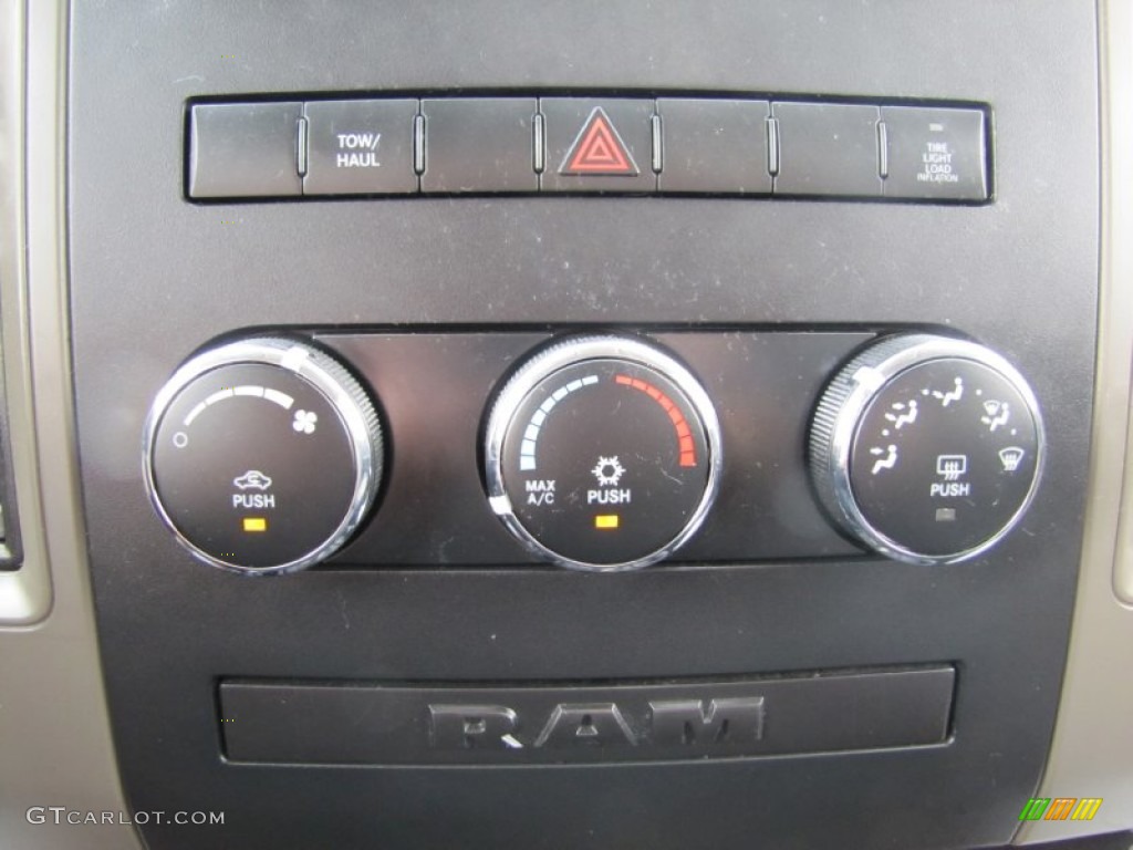 2011 Dodge Ram 2500 HD ST Crew Cab 4x4 Controls Photo #71737008