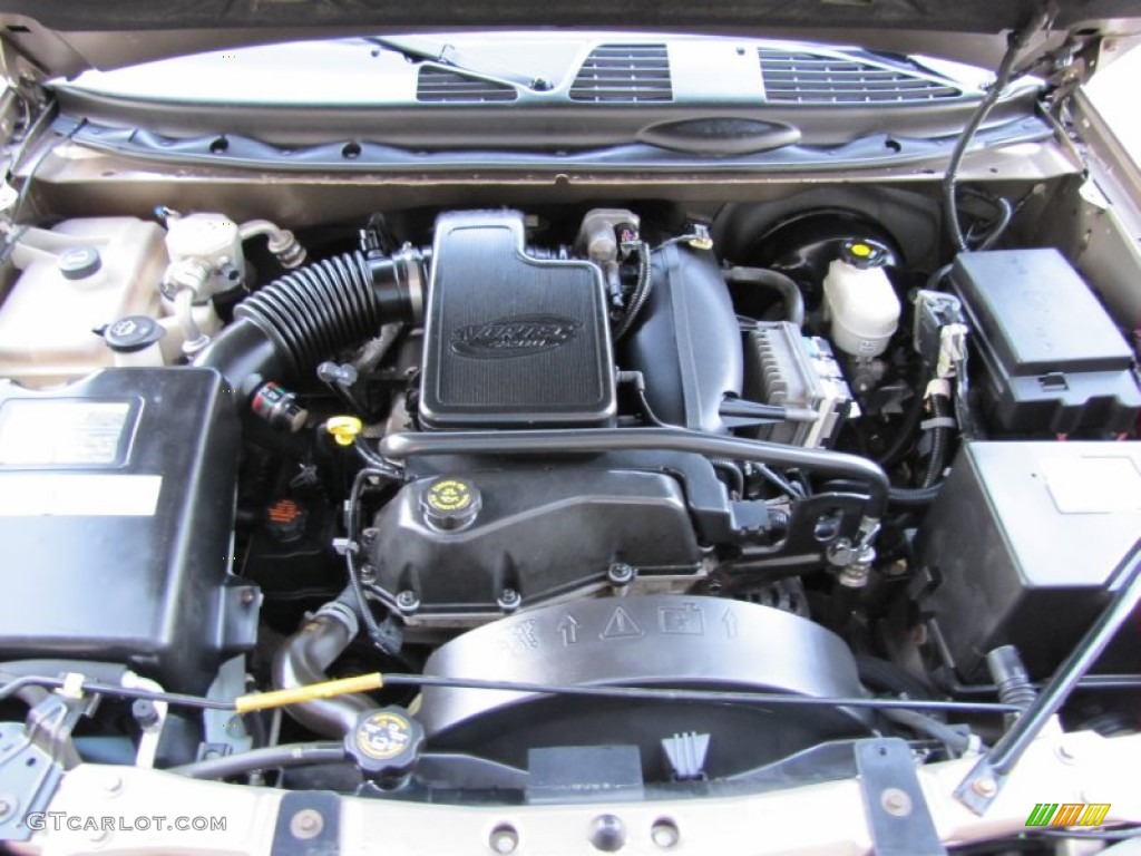 2002 Chevrolet TrailBlazer LTZ 4x4 Engine Photos