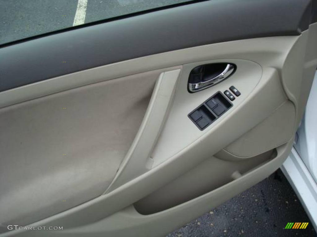 2008 Camry LE - Super White / Bisque photo #14