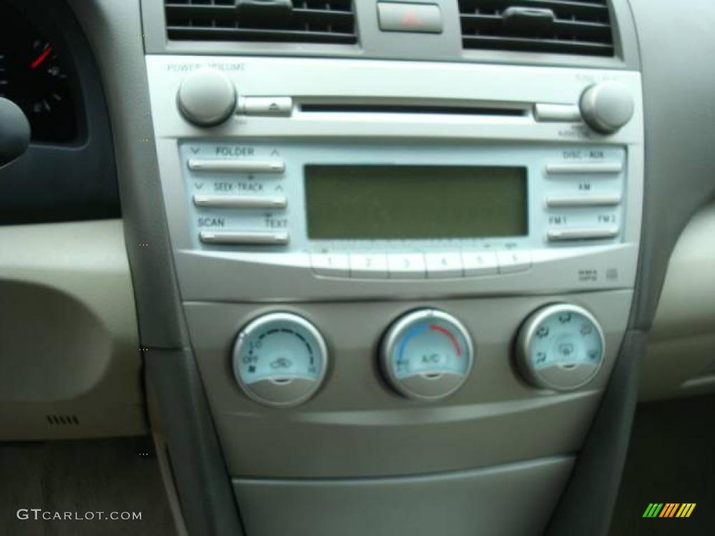 2008 Camry LE - Super White / Bisque photo #18