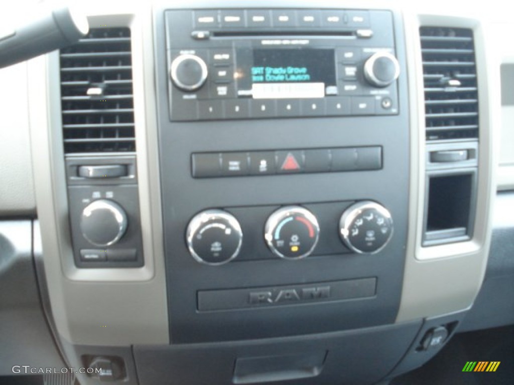 2012 Ram 1500 Express Quad Cab 4x4 - Bright Silver Metallic / Dark Slate Gray/Medium Graystone photo #16