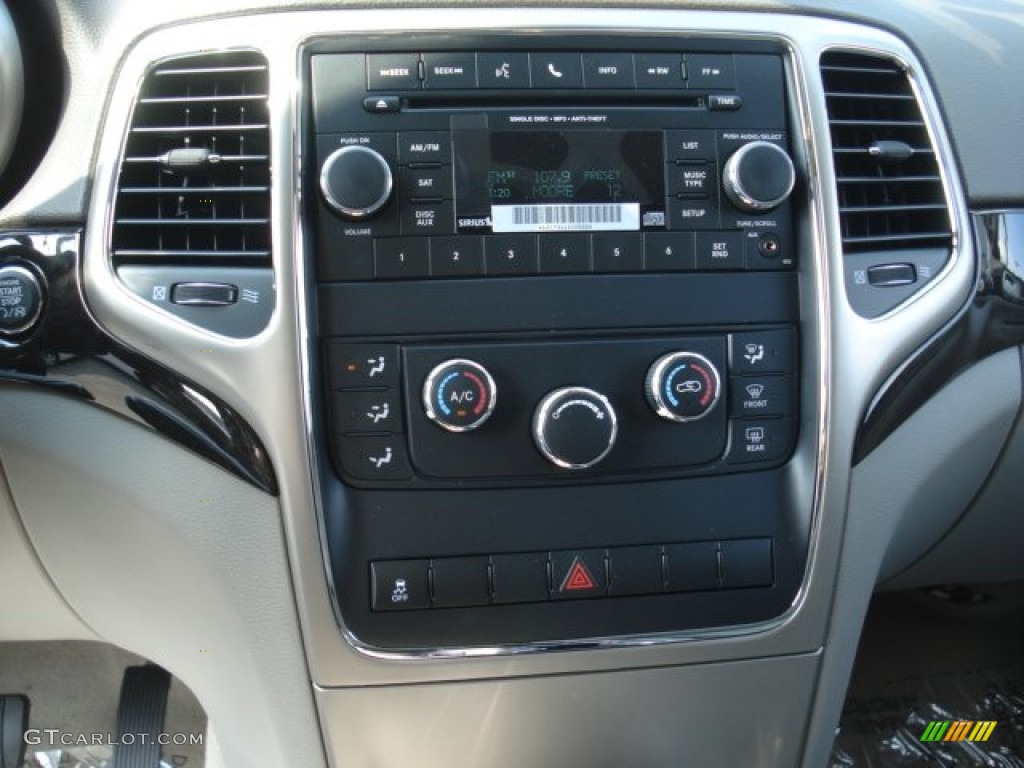 2012 Grand Cherokee Laredo 4x4 - Black Forest Green Pearl / Dark Graystone/Medium Graystone photo #16