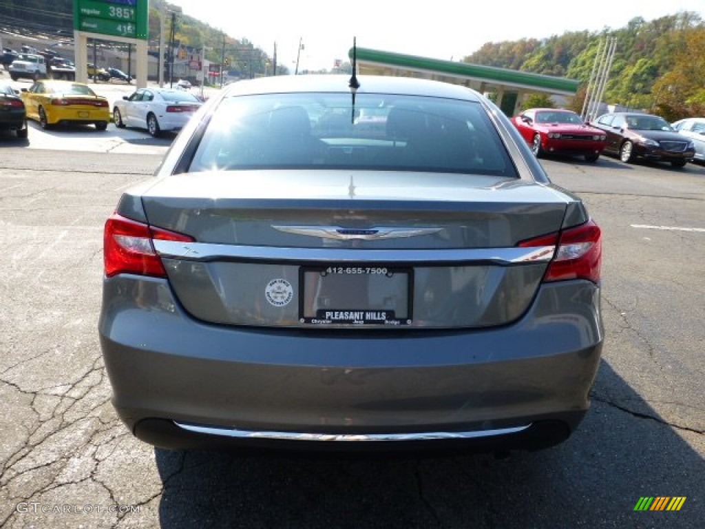 2013 200 Touring Sedan - Tungsten Metallic / Black photo #4