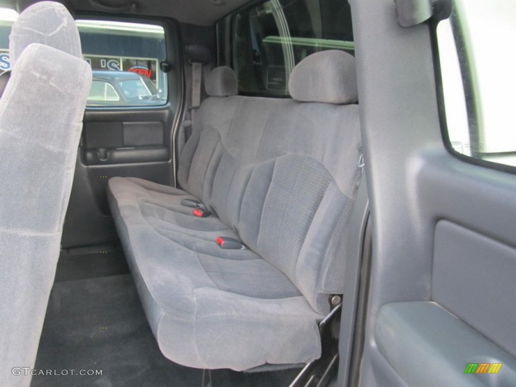2002 Chevrolet Silverado 2500 LS Extended Cab 4x4 Rear Seat Photo #71753637