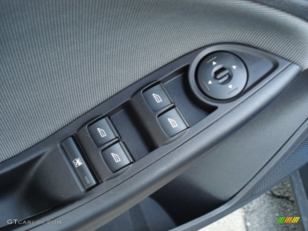 2013 Focus SE Hatchback - Blue Candy / Charcoal Black photo #15