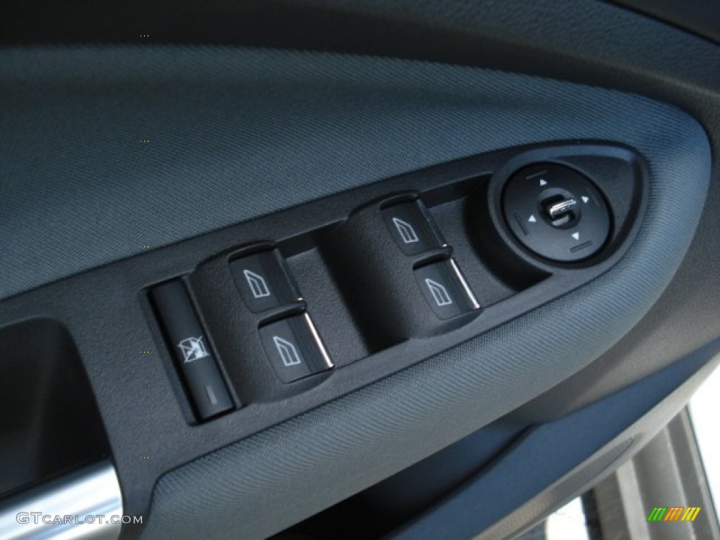 2013 C-Max Hybrid SE - Ingot Silver / Charcoal Black photo #15