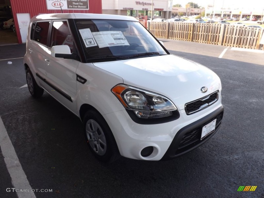 Clear White 2013 Kia Soul 1.6 Exterior Photo #71759148