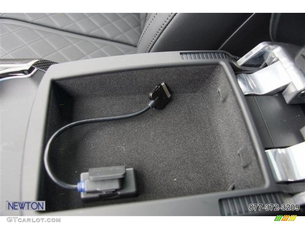 2013 S8 4.0 TFSI quattro Sedan - Phantom Black Pearl / Black photo #63