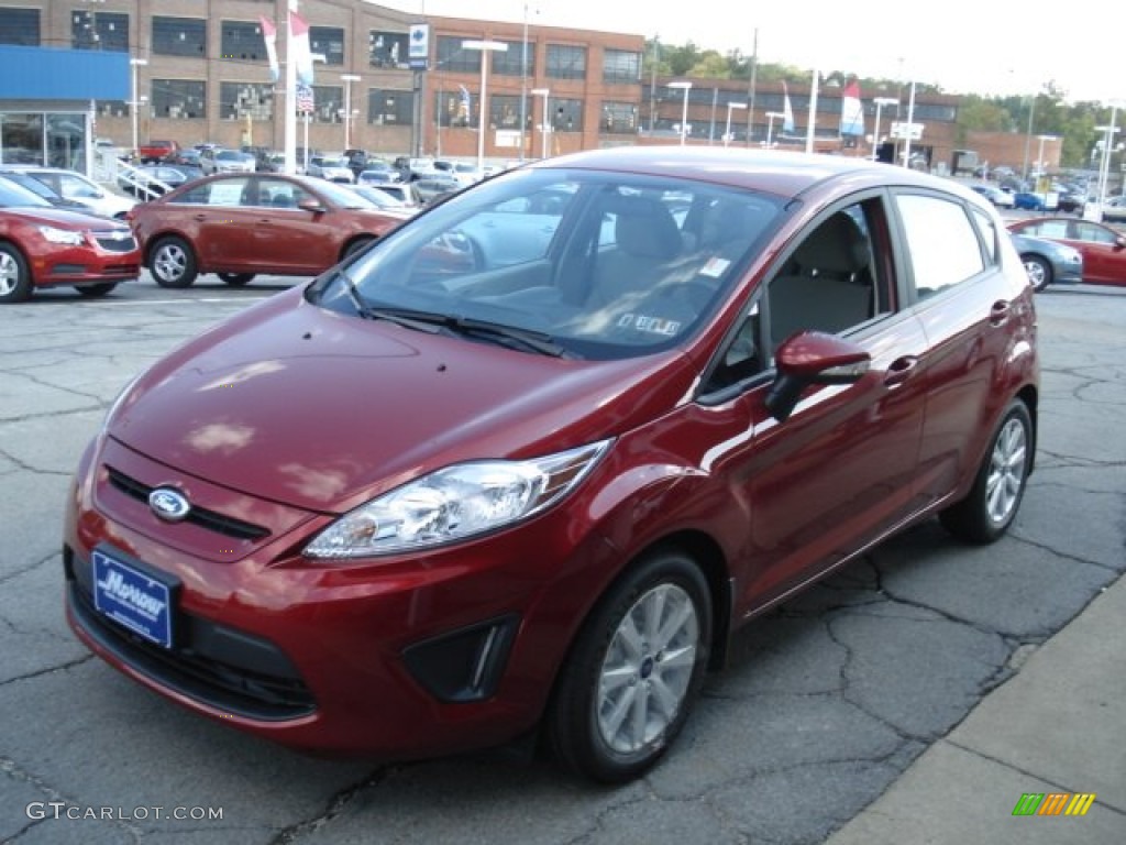 2013 Fiesta SE Hatchback - Ruby Red / Charcoal Black/Light Stone photo #4