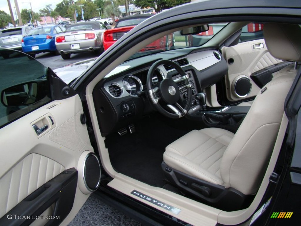 Stone Interior 2010 Ford Mustang V6 Premium Coupe Photo #71765604