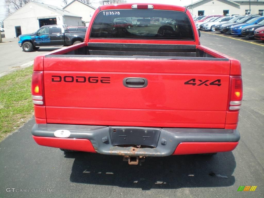 2002 Dakota Sport Quad Cab 4x4 - Flame Red / Dark Slate Gray photo #11