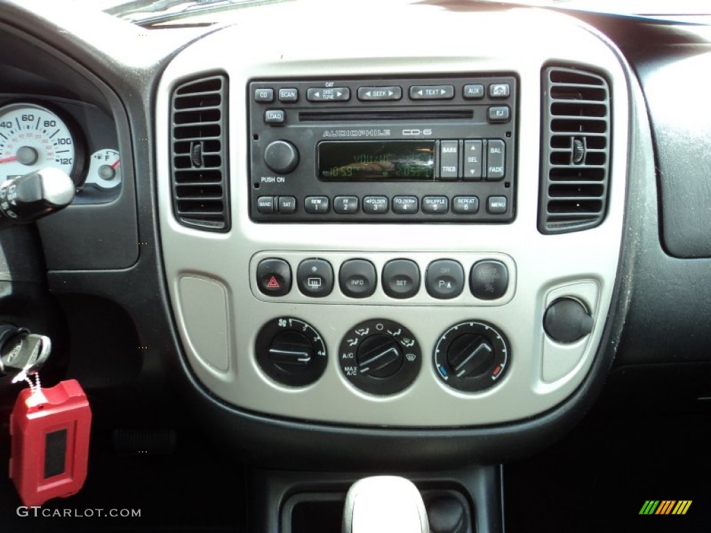 2007 Ford Escape Limited controls Photos