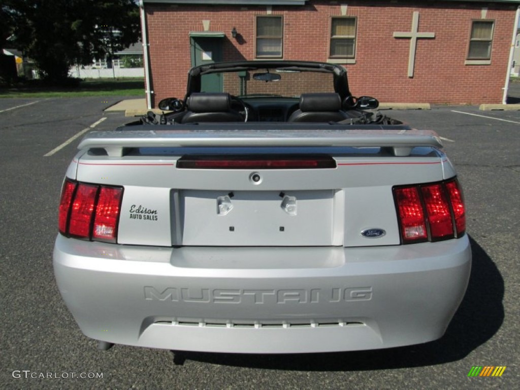 2002 Mustang V6 Convertible - Satin Silver Metallic / Dark Charcoal photo #7