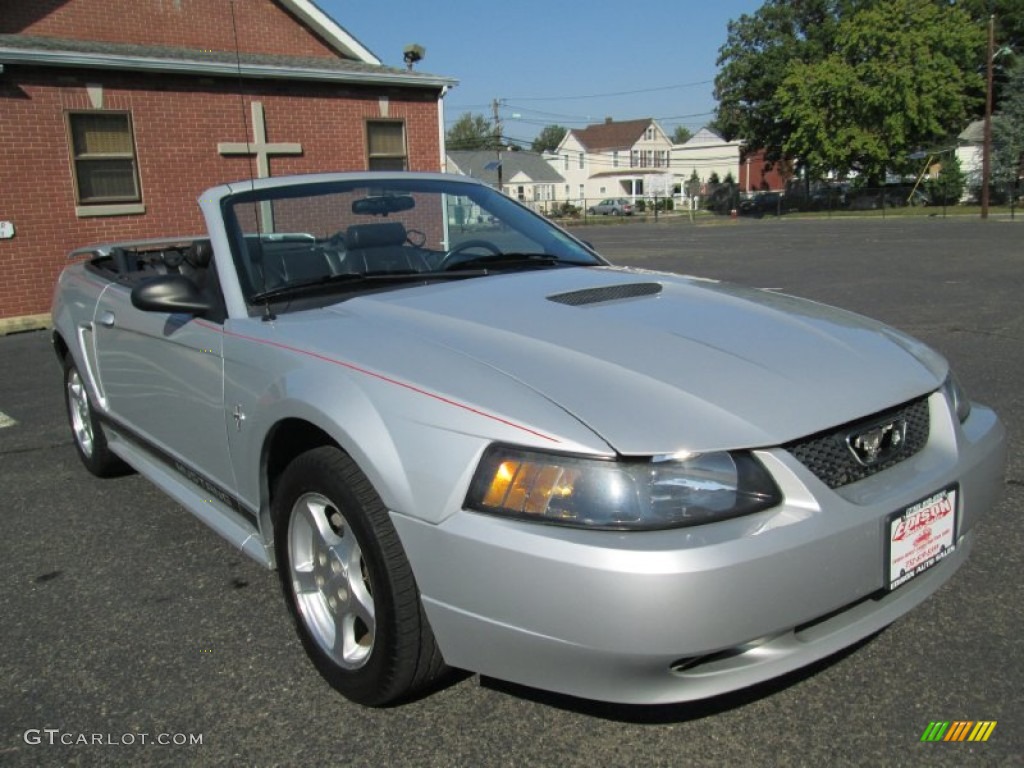 2002 Mustang V6 Convertible - Satin Silver Metallic / Dark Charcoal photo #12