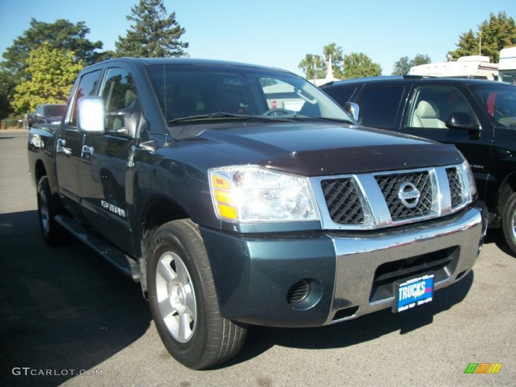 2005 Titan SE Crew Cab 4x4 - Deep Water Blue / Graphite/Titanium photo #1