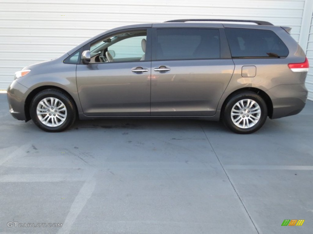 2011 Sienna XLE - Predawn Gray Mica / Light Gray photo #5