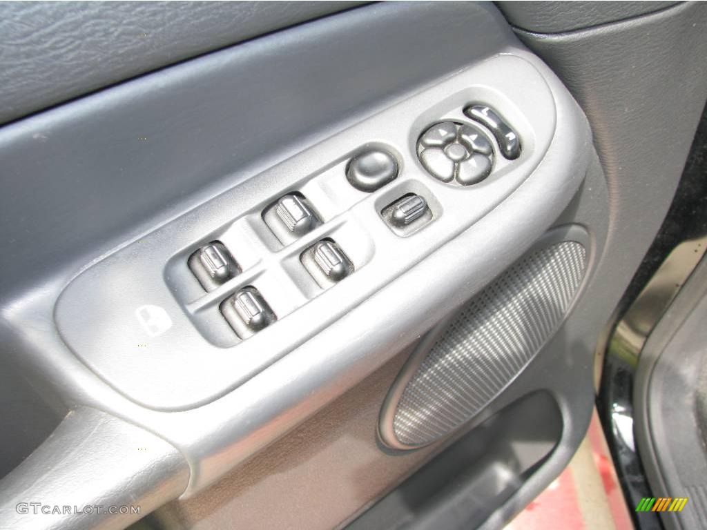 2005 Ram 1500 SLT Quad Cab - Bright White / Dark Slate Gray photo #35