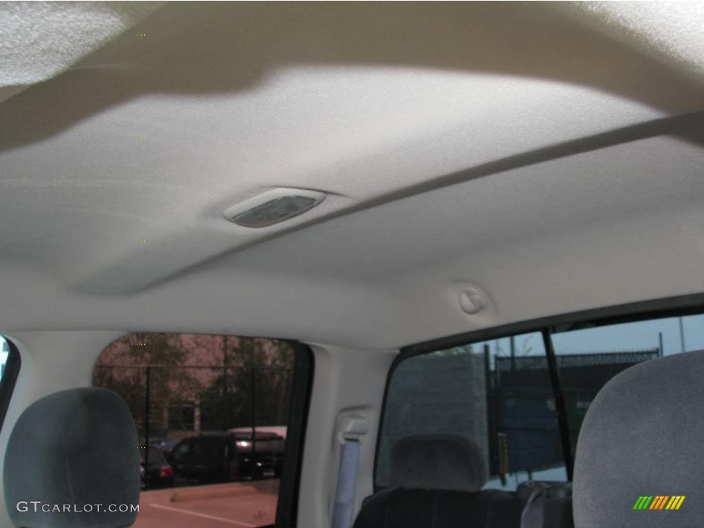 2005 Ram 1500 SLT Quad Cab - Bright White / Dark Slate Gray photo #43