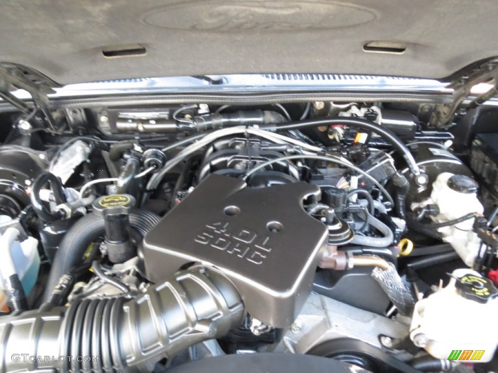 2005 Ford Explorer Sport Trac XLS Engine Photos