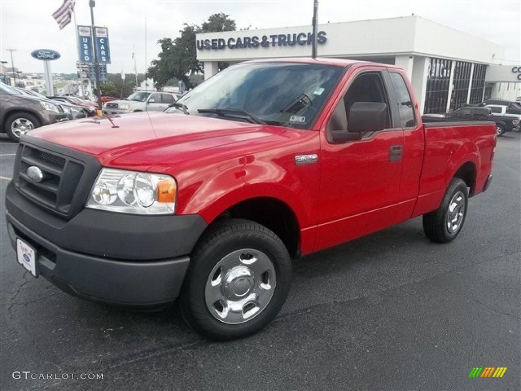 2006 F150 XL Regular Cab - Bright Red / Medium Flint photo #7