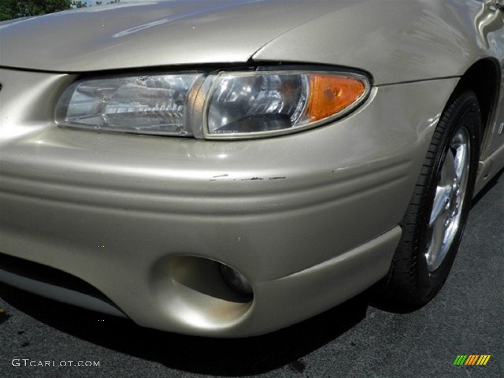 2003 Grand Prix GTP Sedan - Champagne Beige Metallic / Dark Taupe photo #6