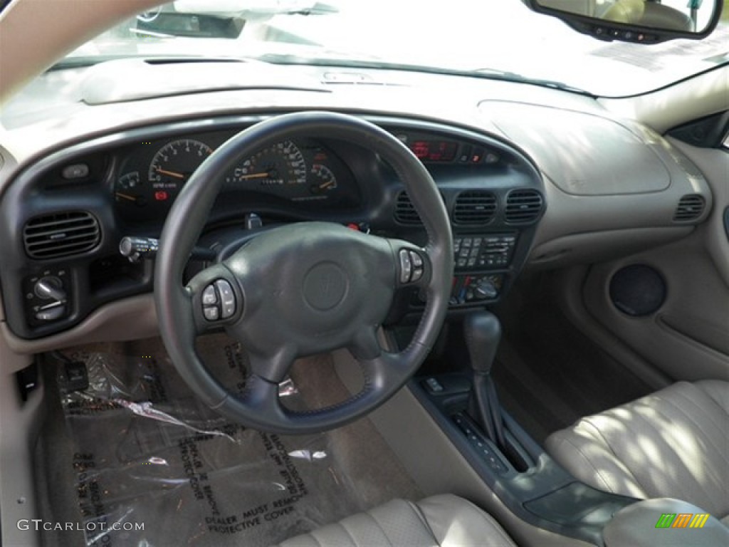 2003 Grand Prix GTP Sedan - Champagne Beige Metallic / Dark Taupe photo #29