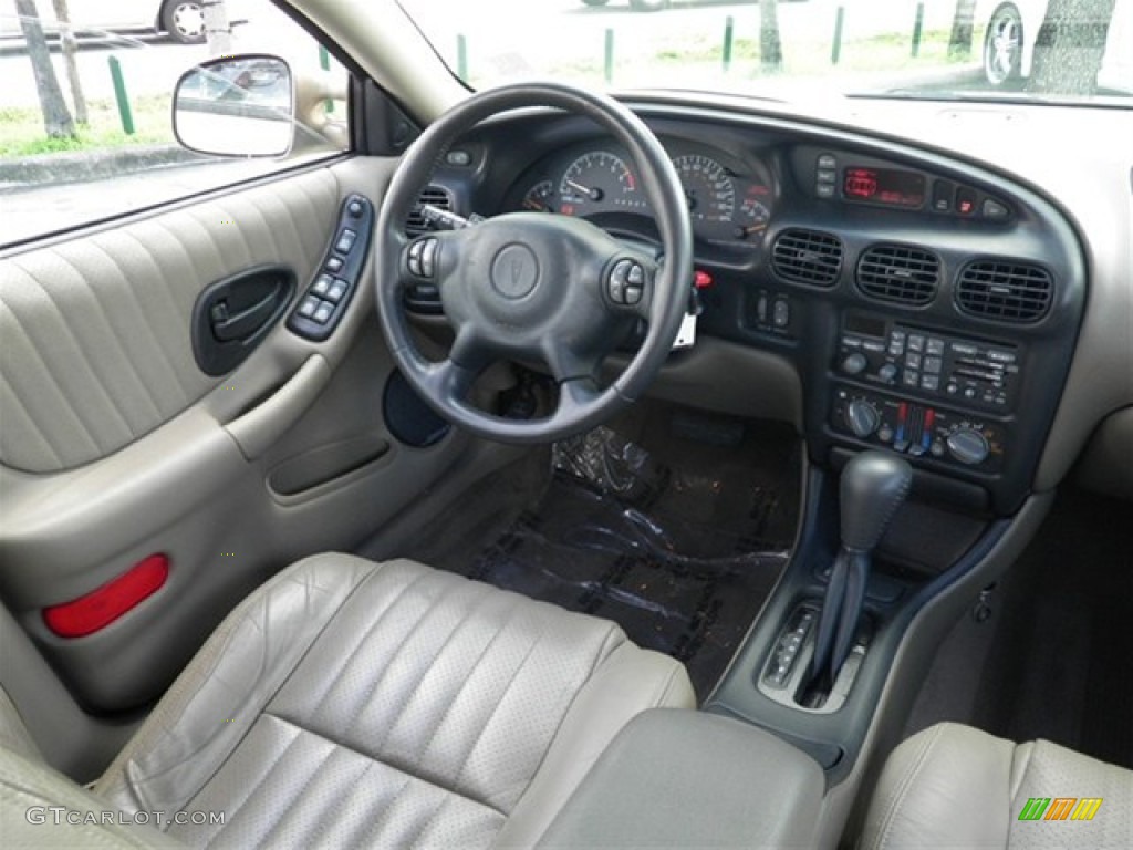 2003 Grand Prix GTP Sedan - Champagne Beige Metallic / Dark Taupe photo #30