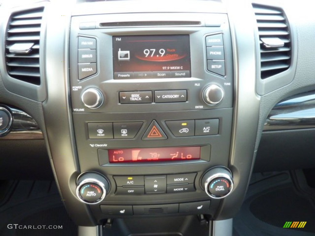 2013 Kia Sorento SX V6 AWD Controls Photo #71794403