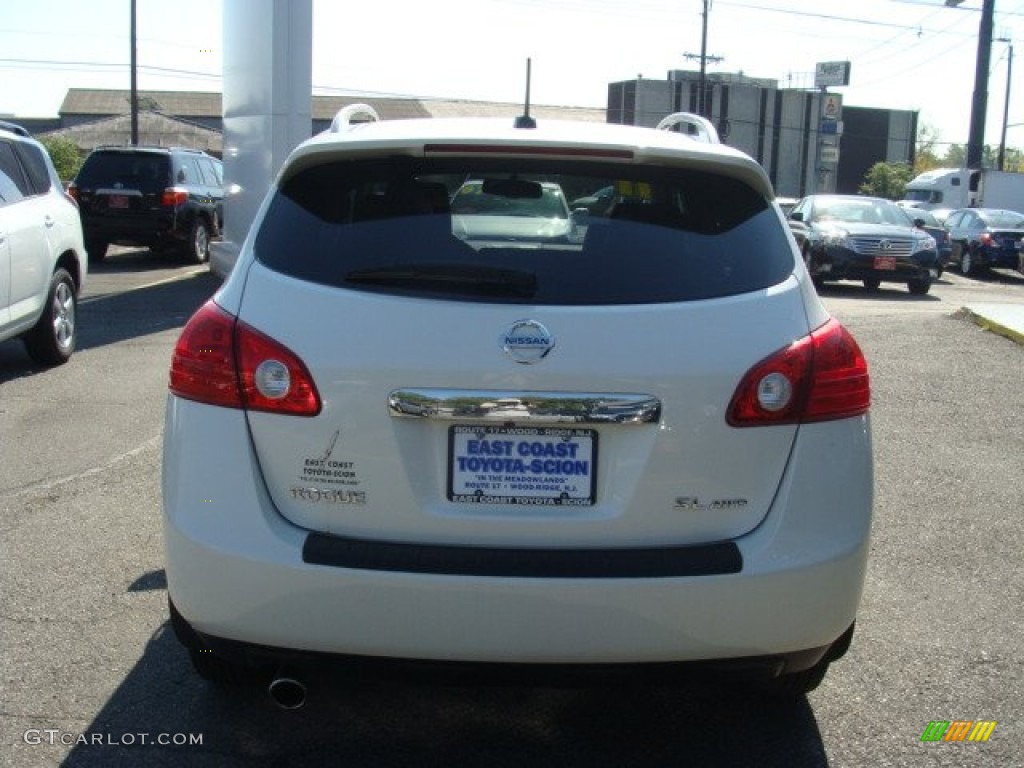 2011 Rogue SL AWD - Pearl White / Black photo #5