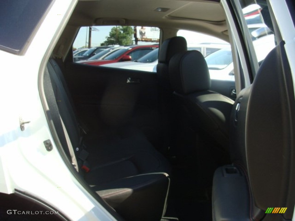 2011 Rogue SL AWD - Pearl White / Black photo #12