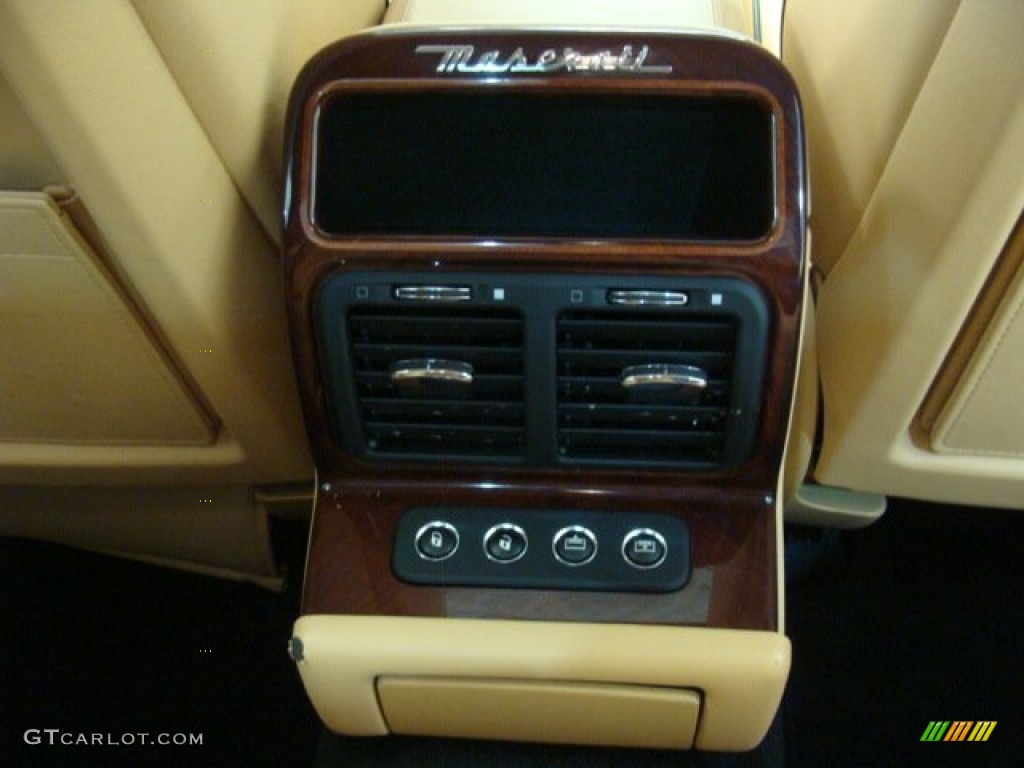 2006 Maserati Quattroporte Standard Quattroporte Model Controls Photo #71795642