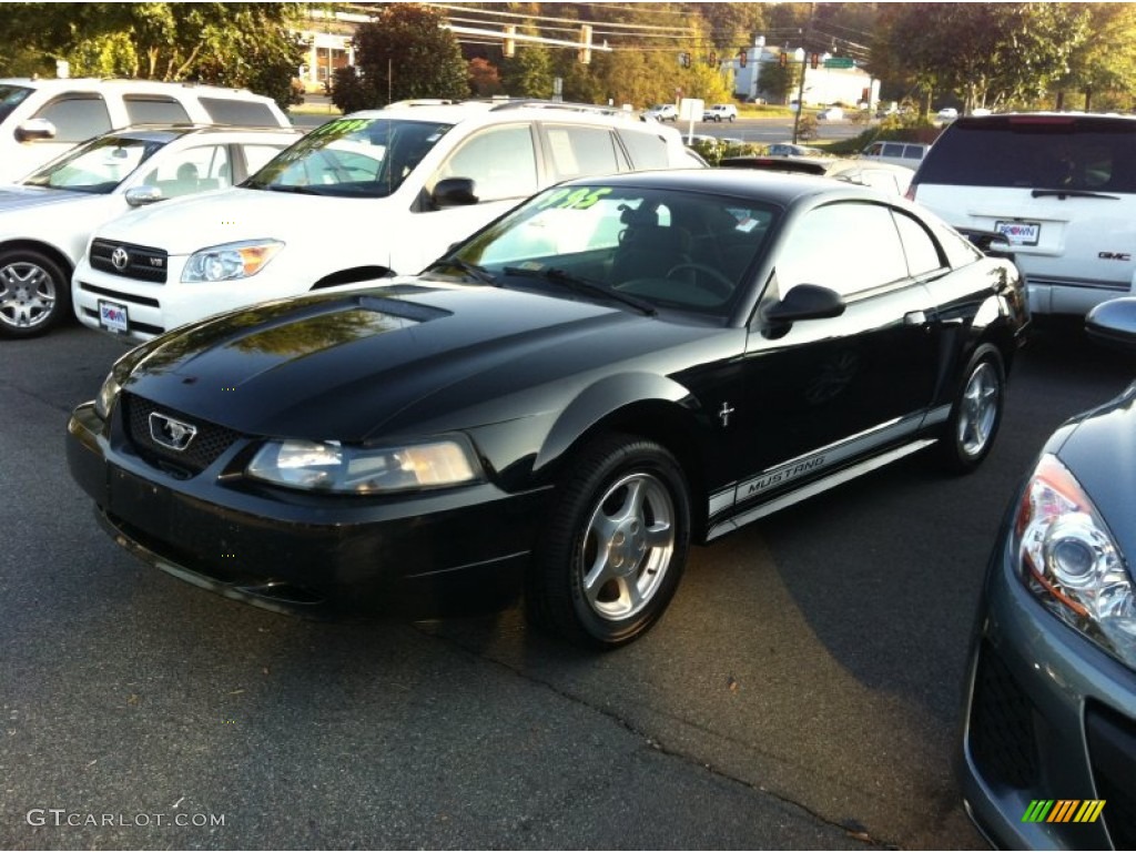 2002 Mustang V6 Coupe - Black / Dark Charcoal photo #3