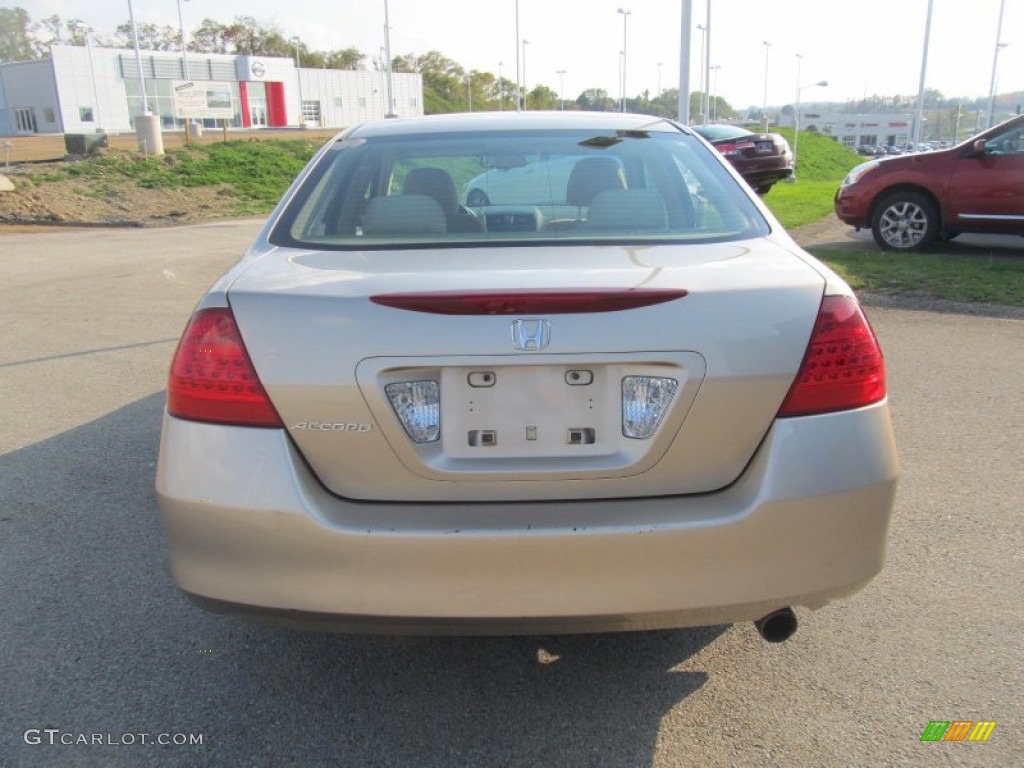 2006 Accord EX Sedan - Desert Mist Metallic / Ivory photo #3