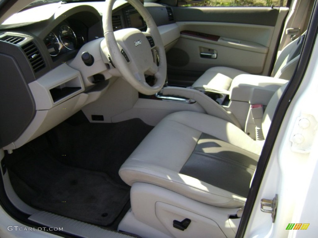 2006 Grand Cherokee Limited 4x4 - Stone White / Dark Khaki/Light Graystone photo #10