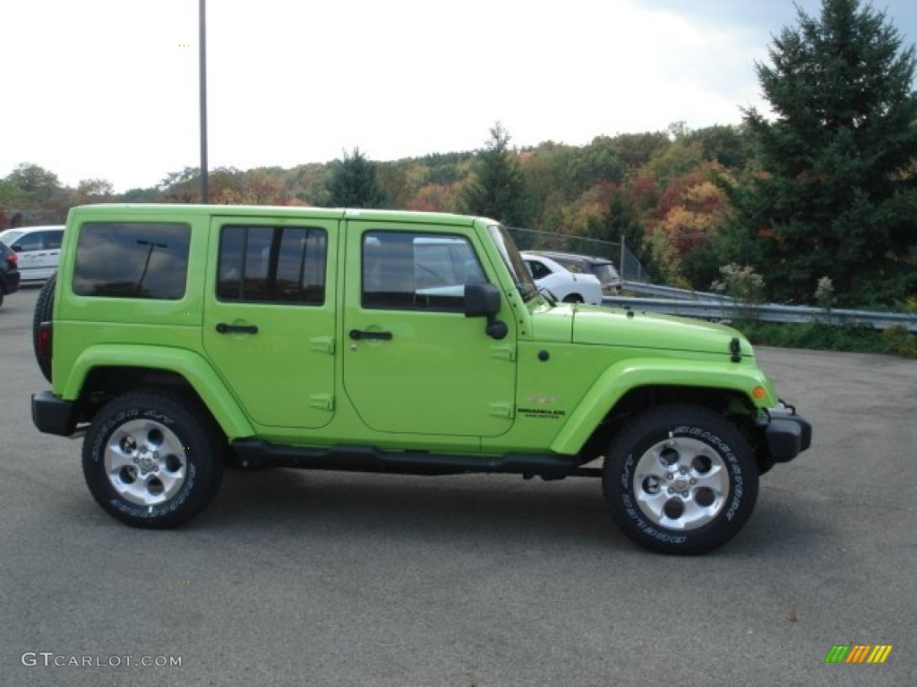 2013 Wrangler Unlimited Sahara 4x4 - Gecko Green Pearl / Black photo #5
