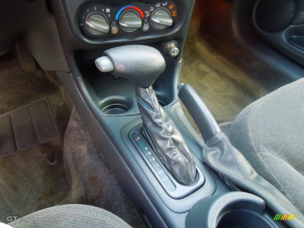 2000 Grand Am SE Sedan - Bright Red / Dark Taupe photo #11