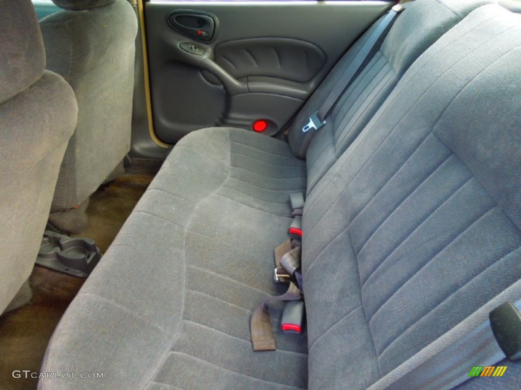 2000 Grand Am SE Sedan - Bright Red / Dark Taupe photo #15