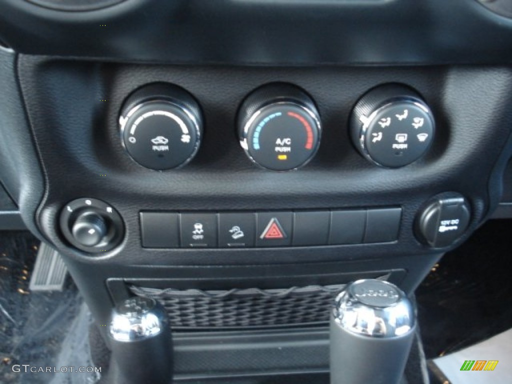 2013 Wrangler Unlimited Sport S 4x4 - Black / Black photo #16