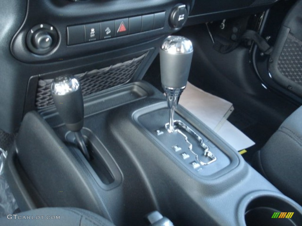 2013 Wrangler Unlimited Sport S 4x4 - Black / Black photo #17