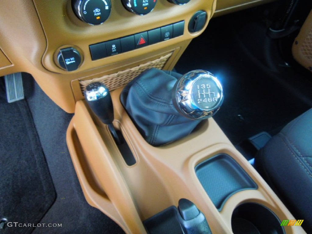 2013 Jeep Wrangler Rubicon 4x4 6 Speed Manual Transmission Photo #71813301