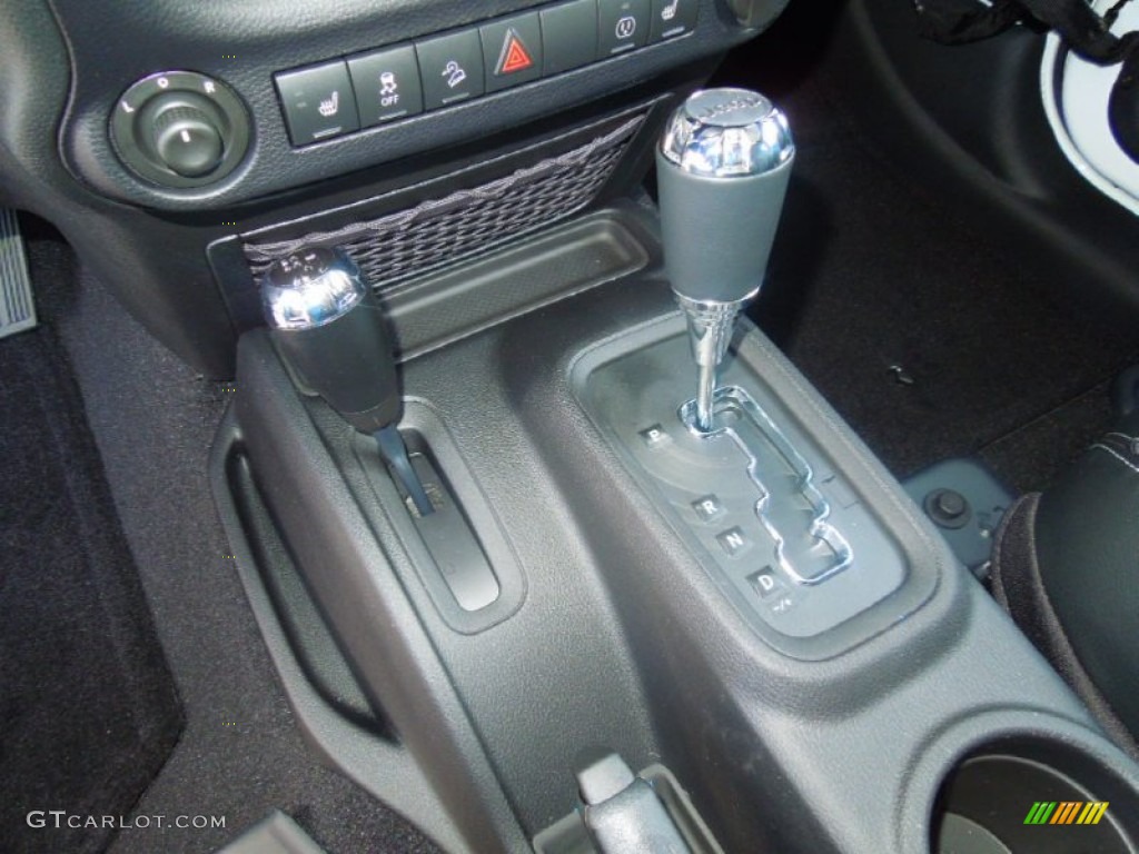 2013 Jeep Wrangler Unlimited Rubicon 4x4 5 Speed Automatic Transmission Photo #71813466