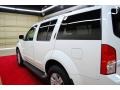 Avalanche White - Pathfinder LE Photo No. 9