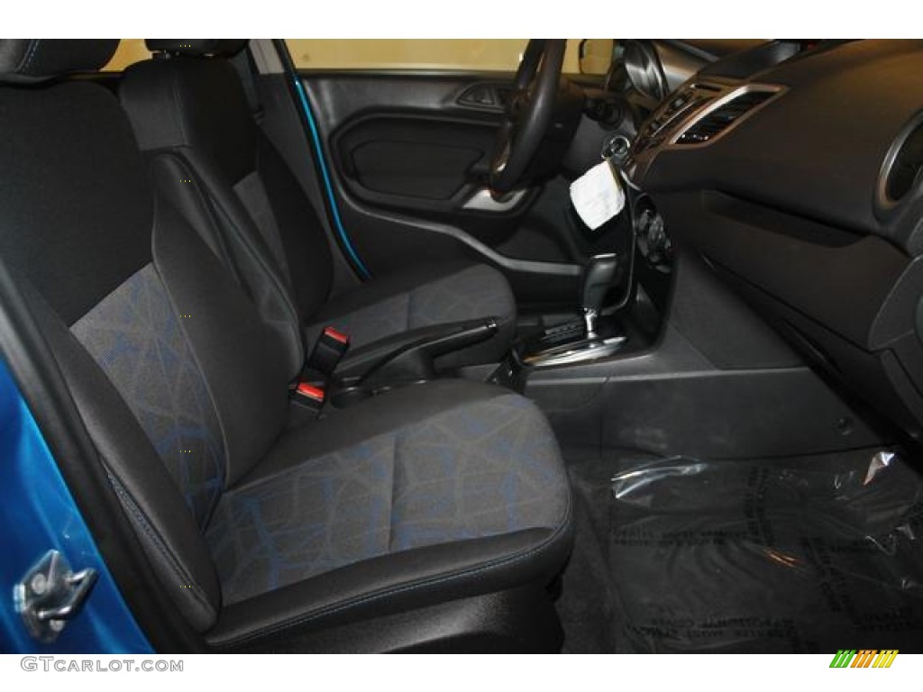 2013 Fiesta SE Hatchback - Blue Candy / Charcoal Black/Blue Accent photo #16