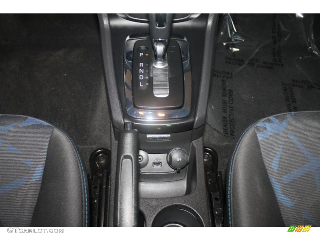 2013 Fiesta SE Hatchback - Blue Candy / Charcoal Black/Blue Accent photo #24