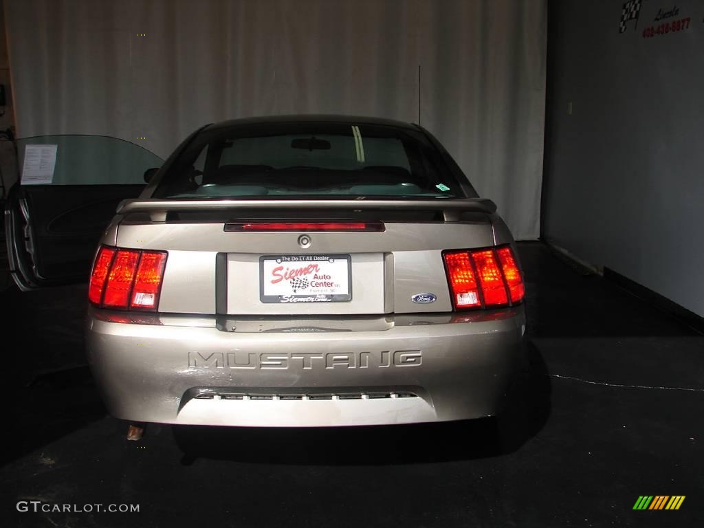 2002 Mustang V6 Coupe - Mineral Grey Metallic / Medium Graphite photo #24