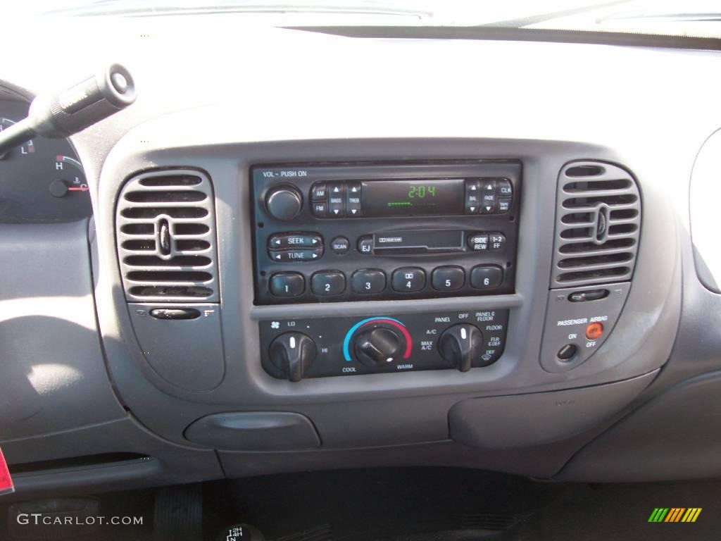 2003 F150 XL Regular Cab 4x4 - Silver Metallic / Dark Graphite Grey photo #5