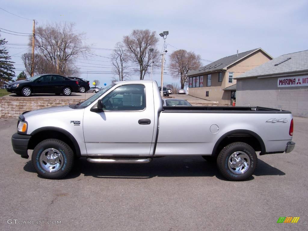 2003 F150 XL Regular Cab 4x4 - Silver Metallic / Dark Graphite Grey photo #8