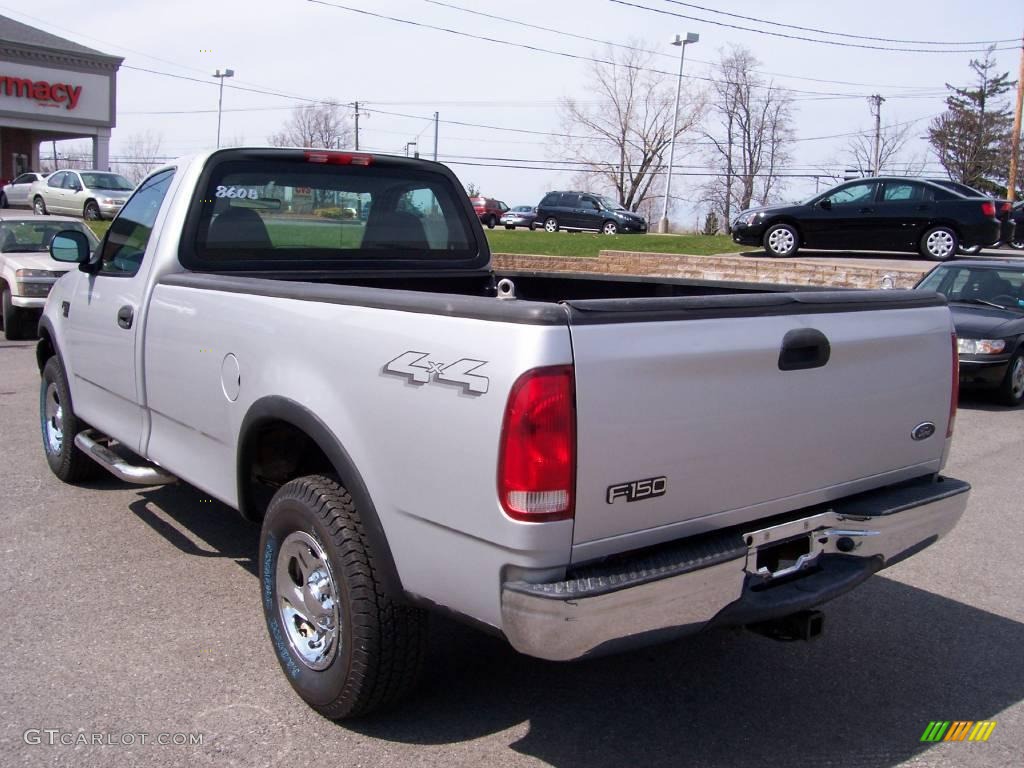2003 F150 XL Regular Cab 4x4 - Silver Metallic / Dark Graphite Grey photo #9